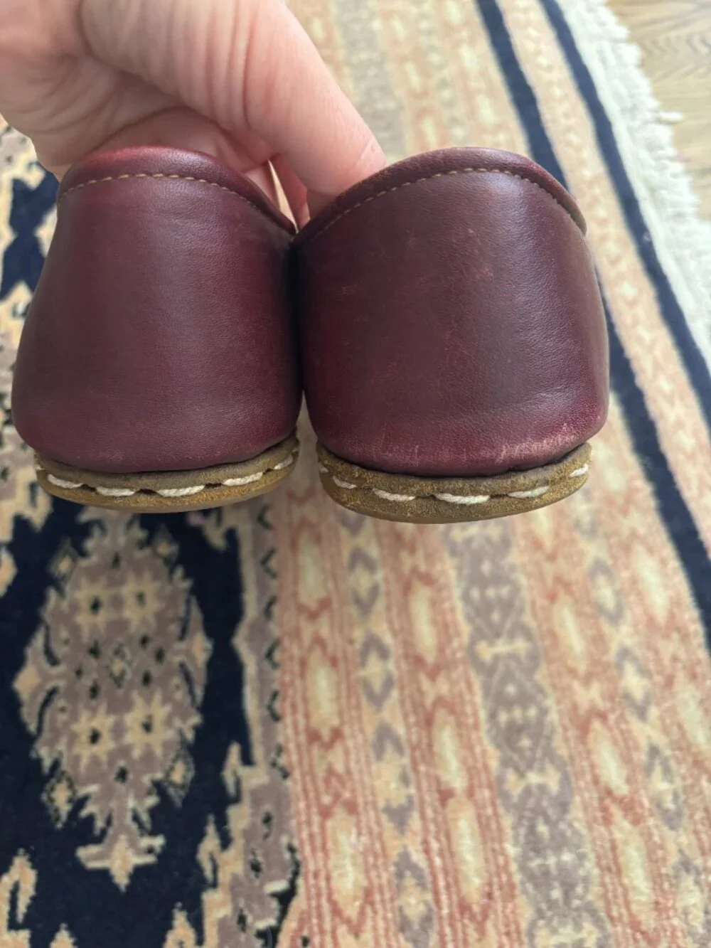 Sabah leather slip